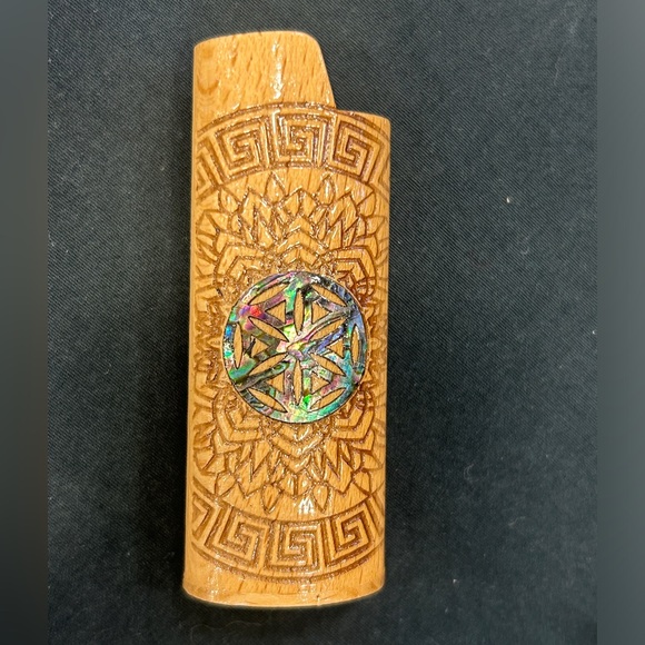 Wooden and abalone lighter case - Picture 3 of 3